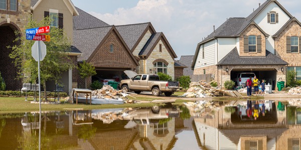 Basement Water Cleanup - Chicago Basement Cleaning Crawlspace Cleanup : The more damage, the more it costs to clean up.