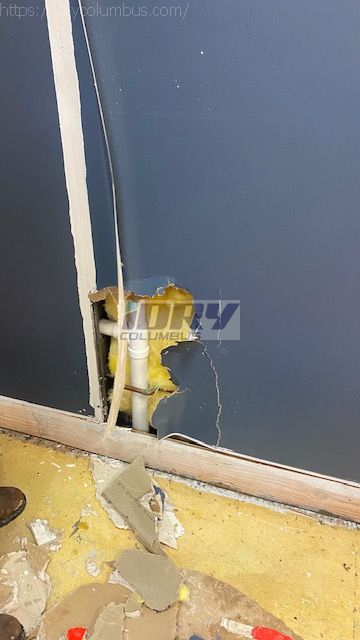 burst water pipe inside drywall on a commercial property - iDry Columbus
