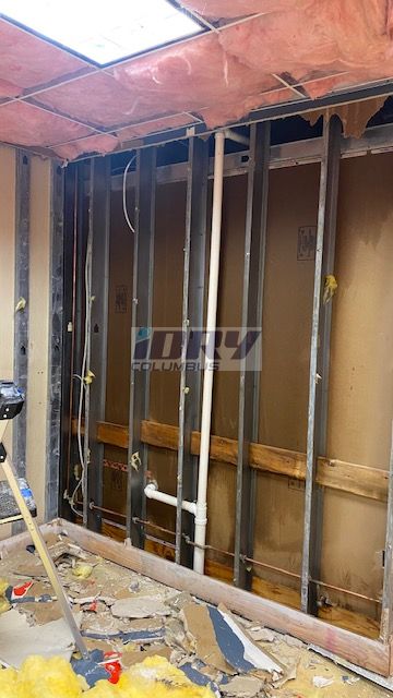 water damage behind drywall - commercial water loss - iDry Columbus